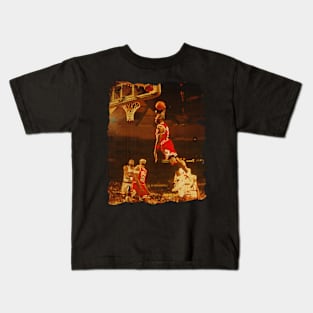 Basket - Dunk Jordan vtg photo Kids T-Shirt